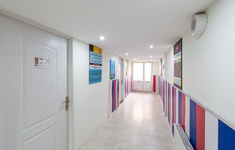 سالن ورودی دبستان دخترانه منطقه 11 تهران - منیریه