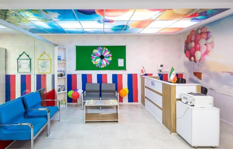 سالن ورودی دبستان دخترانه منطقه 11 تهران - منیریه