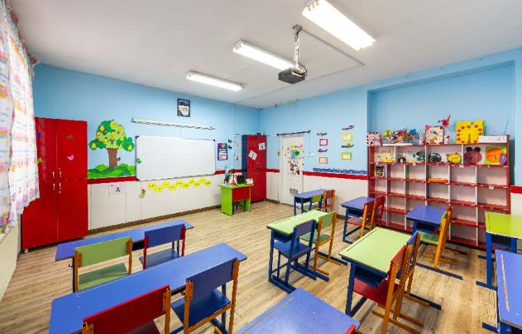 کلاس دبستان دخترانه منطقه 11 تهران - منیریه