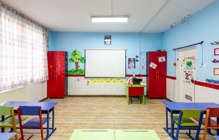 کلاس دبستان دخترانه منطقه 11 تهران - منیریه