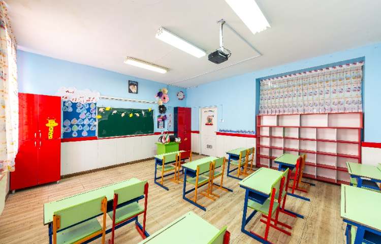 کلاس دبستان دخترانه منطقه 11 تهران - منیریه