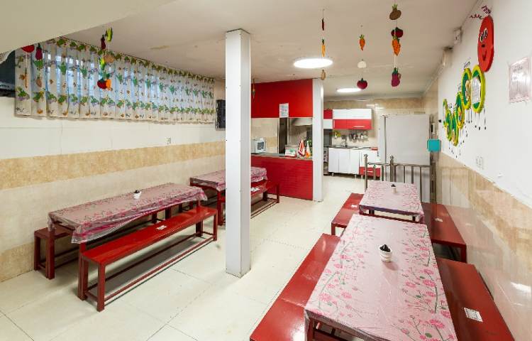 غذاخوری دبستان دخترانه منطقه 13 تهران - نیروی هوایی