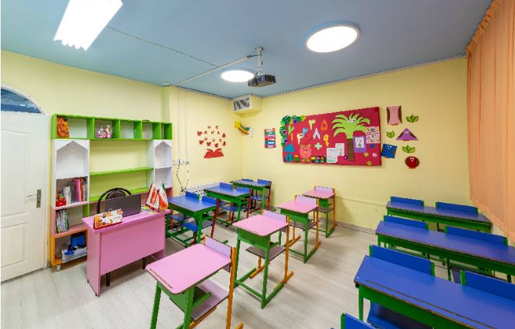 کلاس دبستان دخترانه منطقه 13 تهران - نیروی هوایی