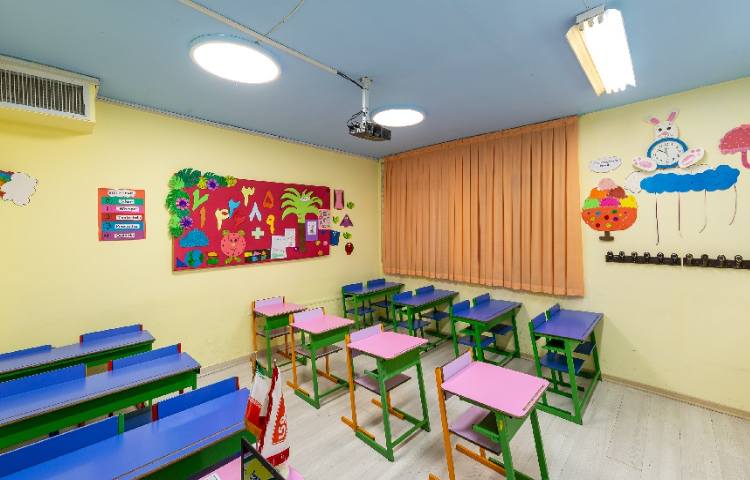 کلاس دبستان دخترانه منطقه 13 تهران - نیروی هوایی