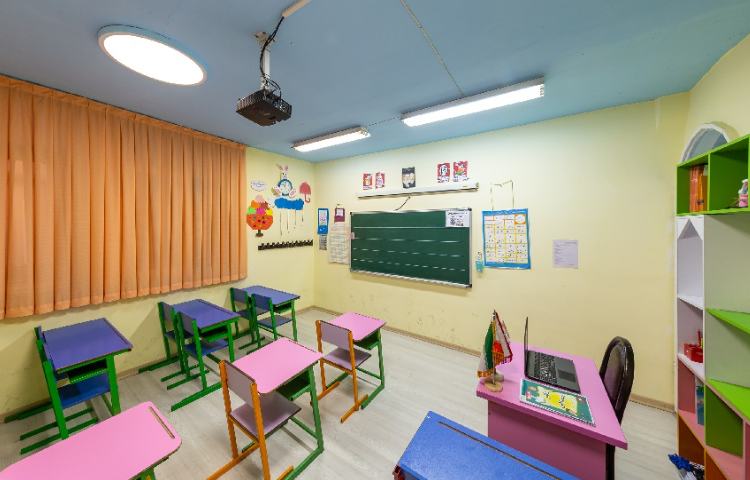 کلاس دبستان دخترانه منطقه 13 تهران - نیروی هوایی