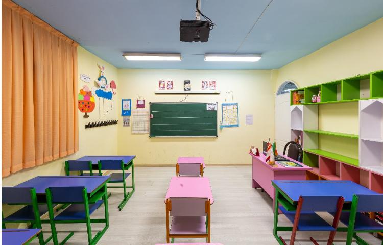 کلاس دبستان دخترانه منطقه 13 تهران - نیروی هوایی