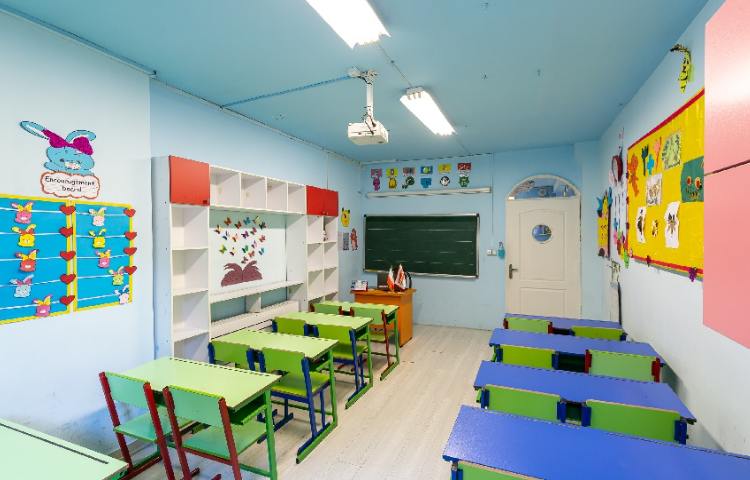 کلاس دبستان دخترانه منطقه 13 تهران - نیروی هوایی