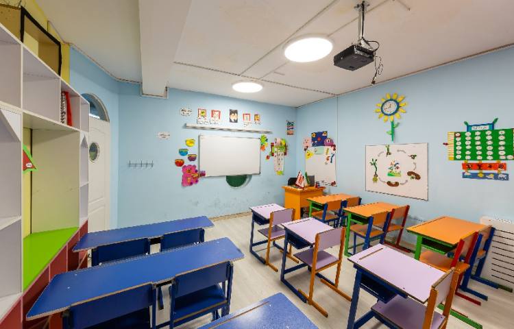 کلاس دبستان دخترانه منطقه 13 تهران - نیروی هوایی