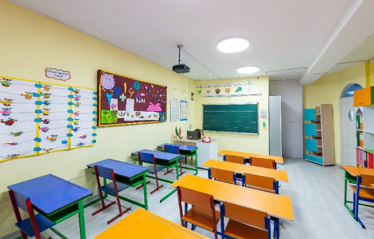 کلاس دبستان دخترانه منطقه 13 تهران - نیروی هوایی