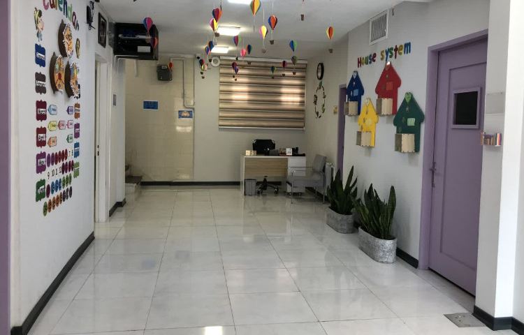 راه‌پله دبستان دخترانه منطقه 14 تهران - نبرد