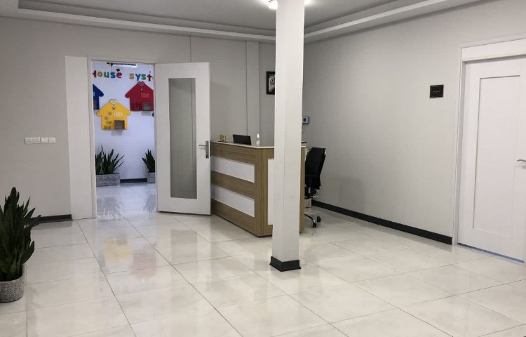 سالن ورودی دبستان دخترانه منطقه 14 تهران - نبرد