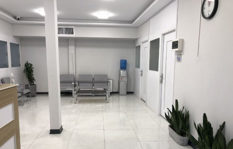 سالن ورودی دبستان دخترانه منطقه 14 تهران - نبرد