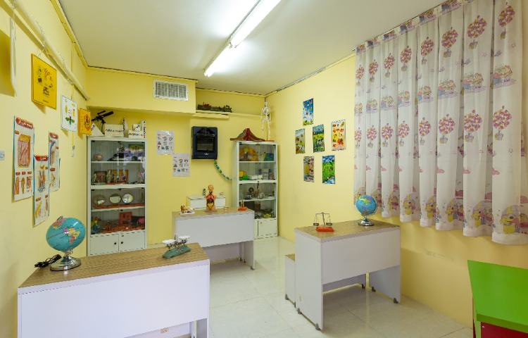 آزمایشگاه دبستان دخترانه میدان امامت تهران