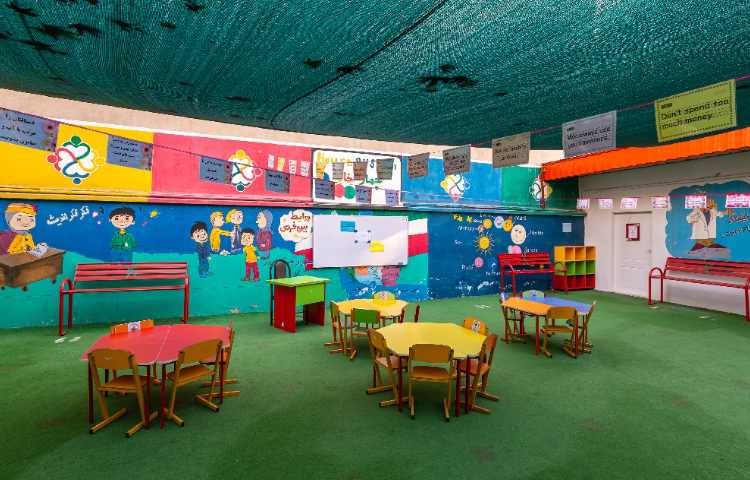 حیاط دبستان دخترانه میدان امامت تهران