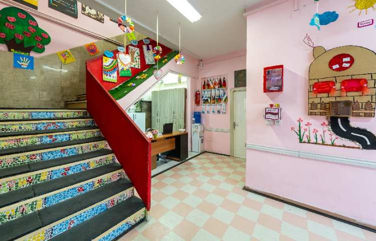 راه‌پله دبستان دخترانه میدان امامت تهران