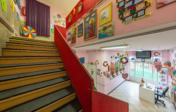 راه‌پله دبستان دخترانه میدان امامت تهران