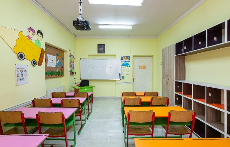 کلاس دبستان دخترانه میدان امامت تهران