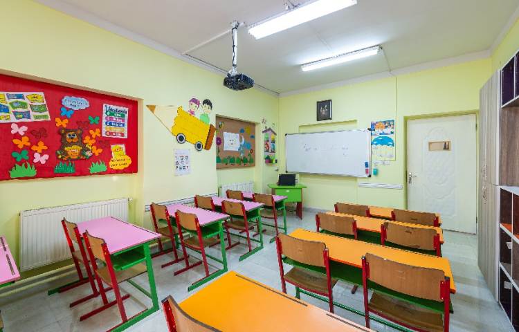 کلاس دبستان دخترانه میدان امامت تهران