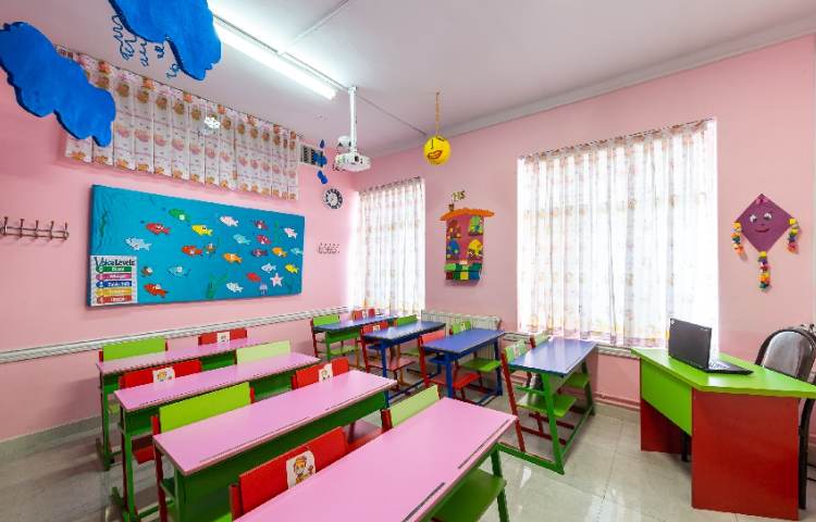 کلاس دبستان دخترانه میدان امامت تهران