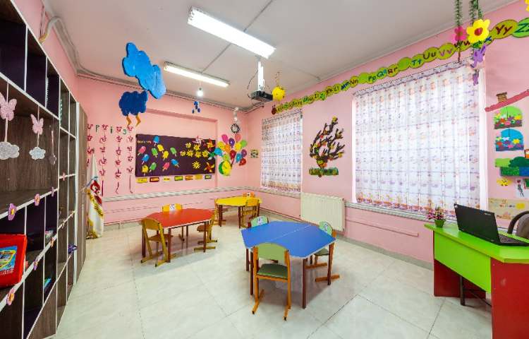 کلاس دبستان دخترانه میدان امامت تهران