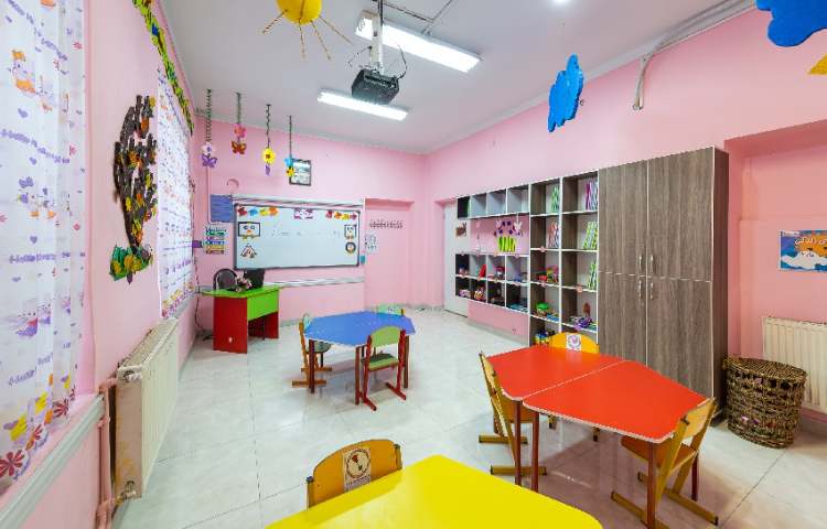 کلاس دبستان دخترانه میدان امامت تهران