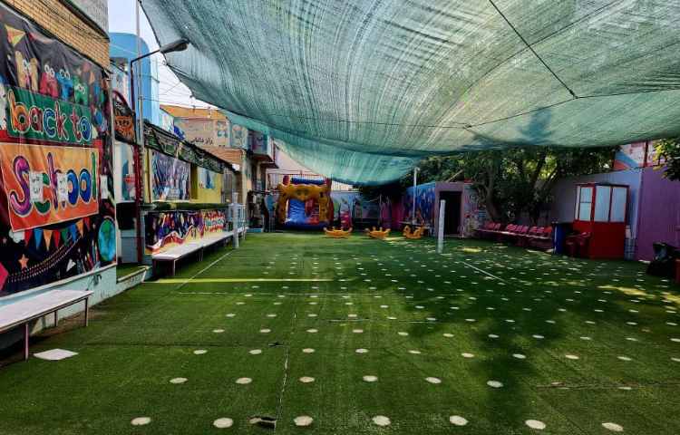 حیاط دبستان دخترانه ناحیه 1 شیراز - ایمان جنوبی