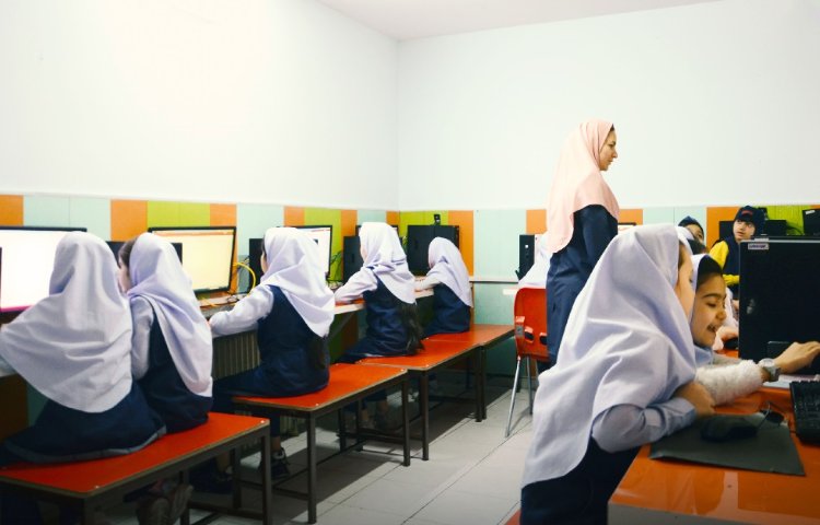 سایت رایانه دبستان دخترانه ناحیه 4 مشهد - بهار