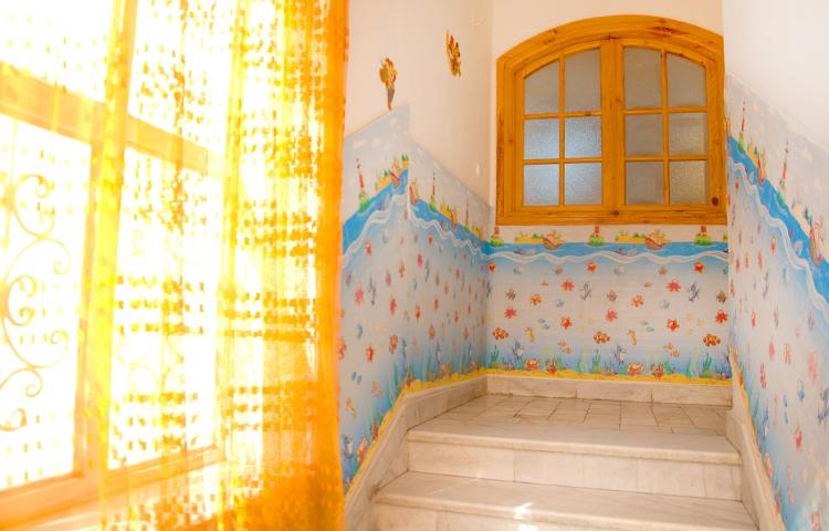 راه‌پله دبستان دخترانه ناحیه 7 مشهد - حجاب