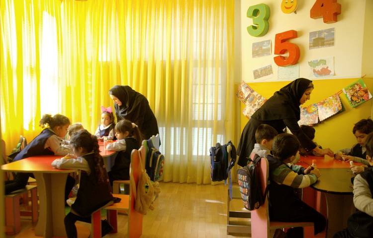 کلاس دبستان دخترانه ناحیه 7 مشهد - حجاب