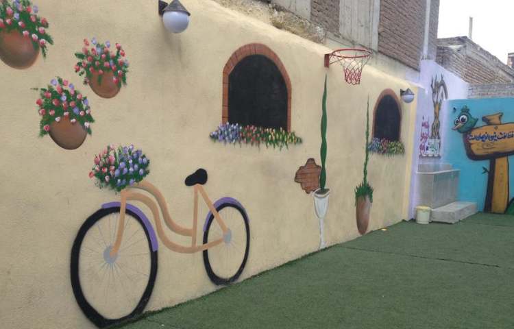 حیاط دبستان دخترانه نوآوران علم دو میاندوآب