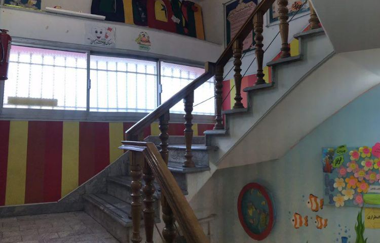 راه‌پله دبستان دخترانه گلباد تبریز