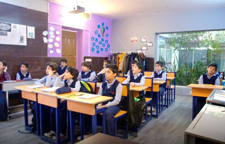 کلاس دبستان پسرانه ابونصر مشهد