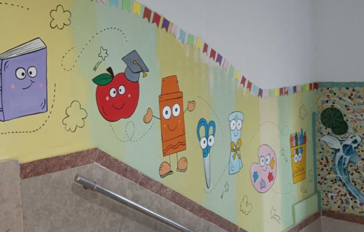 راه‌پله دبستان پسرانه ادیبان یک زنجان