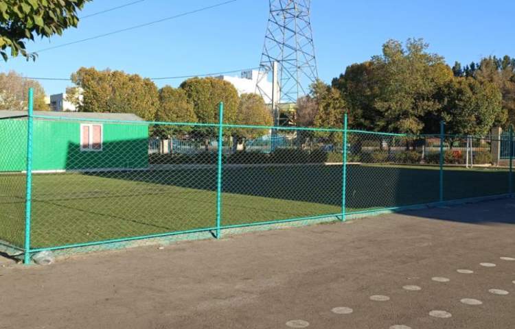 ورزشی دبستان پسرانه ادیبان یک زنجان