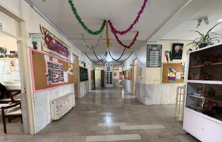 سالن ورودی دبستان پسرانه دانش سهند آهکی اسکو