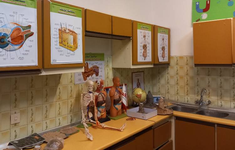 آزمایشگاه دبستان پسرانه ملاصدرا اصفهان