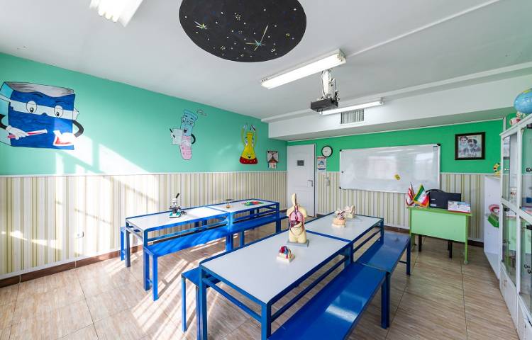 آزمایشگاه دبستان پسرانه منطقه 13 تهران - فلکه اطلاعات