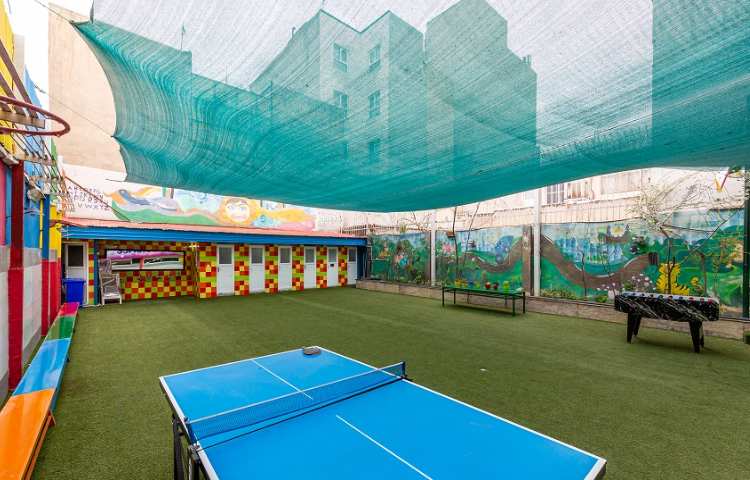 حیاط دبستان پسرانه منطقه 13 تهران - فلکه اطلاعات