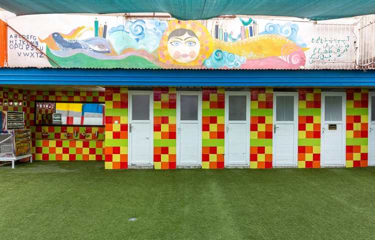 حیاط دبستان پسرانه منطقه 13 تهران - فلکه اطلاعات