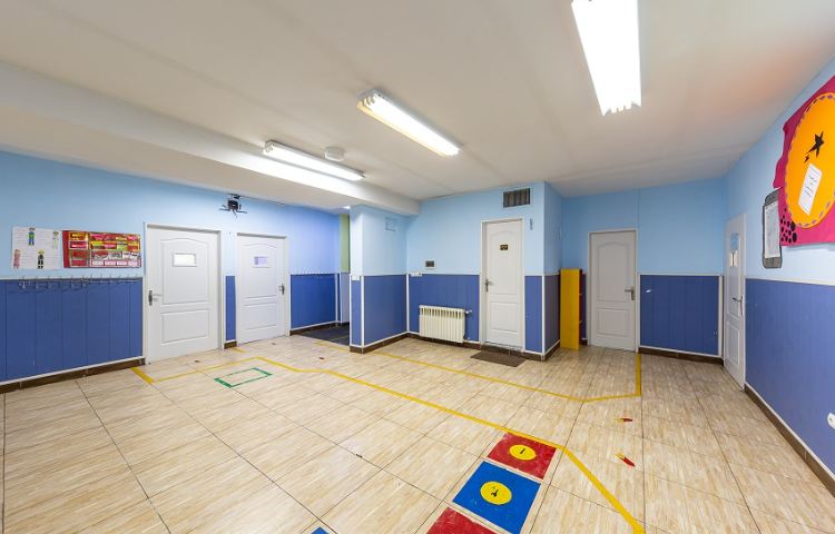 راه‌پله دبستان پسرانه منطقه 13 تهران - فلکه اطلاعات