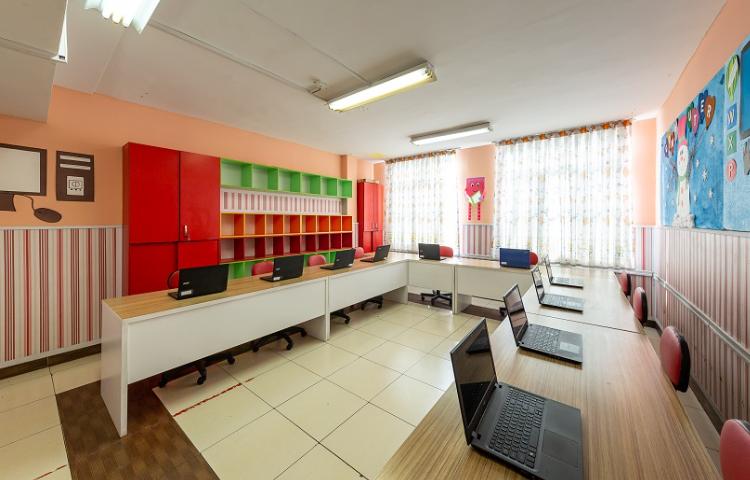 سایت رایانه دبستان پسرانه منطقه 13 تهران - فلکه اطلاعات