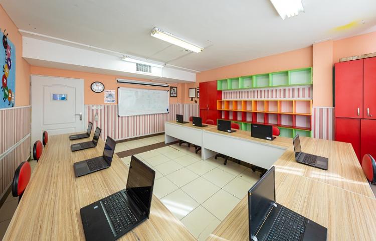 سایت رایانه دبستان پسرانه منطقه 13 تهران - فلکه اطلاعات