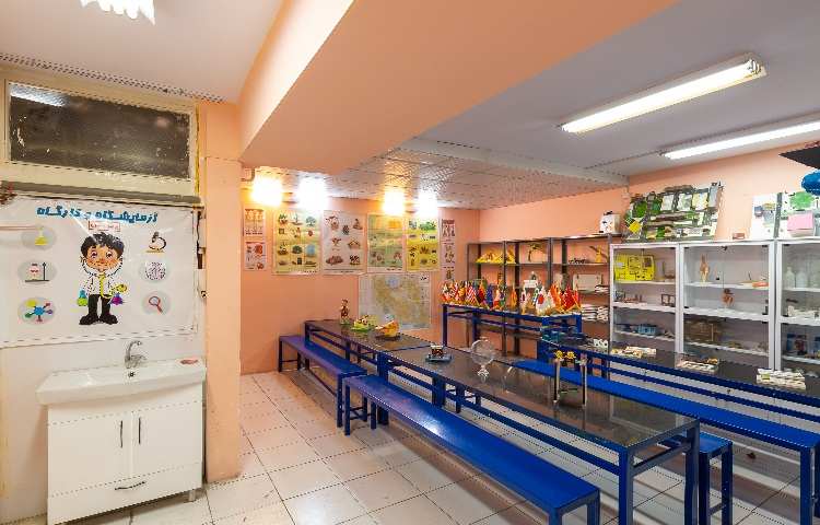 آزمایشگاه دبستان پسرانه منطقه 5 تهران - جنت آباد