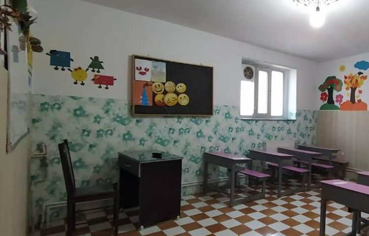 کلاس دبستان پسرانه مهرآیین میاندوآب