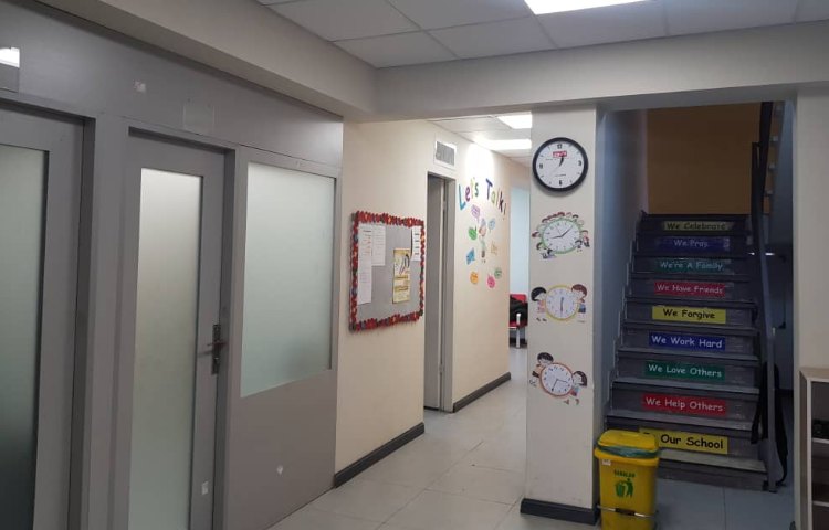 راه‌پله دبستان پسرانه میدان امامت تهران