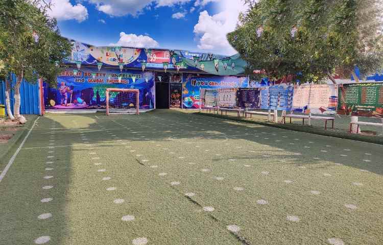 حیاط دبستان پسرانه ناحیه 1شیراز - فرهنگ شهر