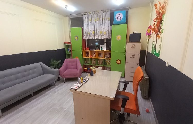 اتاق مشاور دبستان پسرانه ناحیه 3 اصفهان - مرداویج