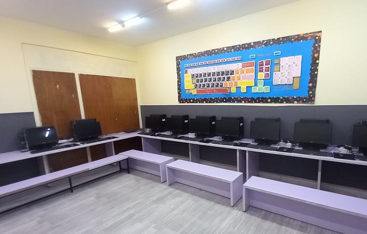 سایت رایانه دبستان پسرانه ناحیه 3 اصفهان - مرداویج