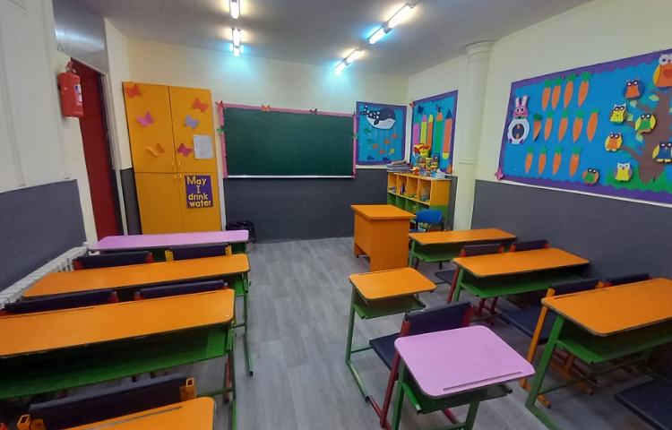 کلاس دبستان پسرانه ناحیه 3 اصفهان - مرداویج