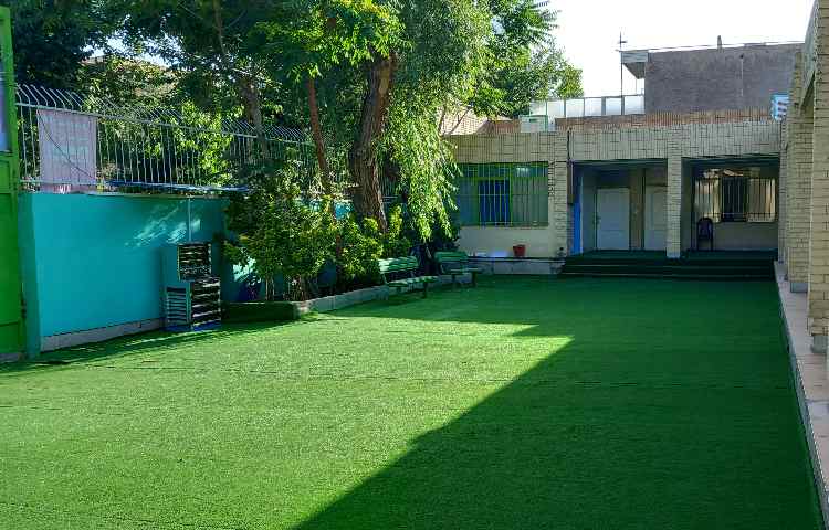حیاط دبستان پسرانه ناحیه 4 اصفهان - ابن سینا